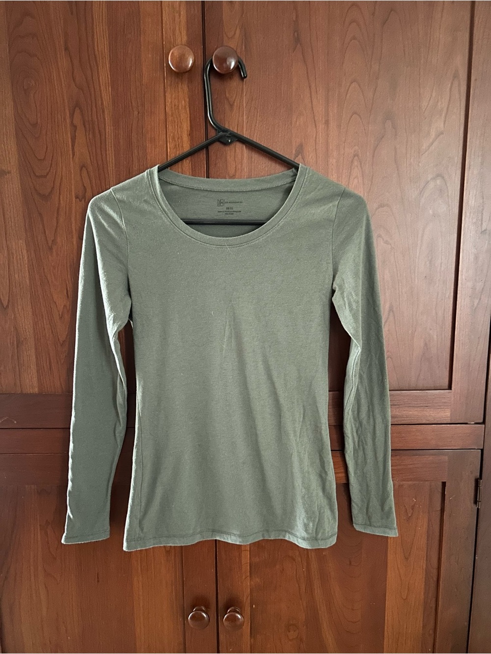No Boundaries Olive Green Long Sleeve Fitted Crewneck Top